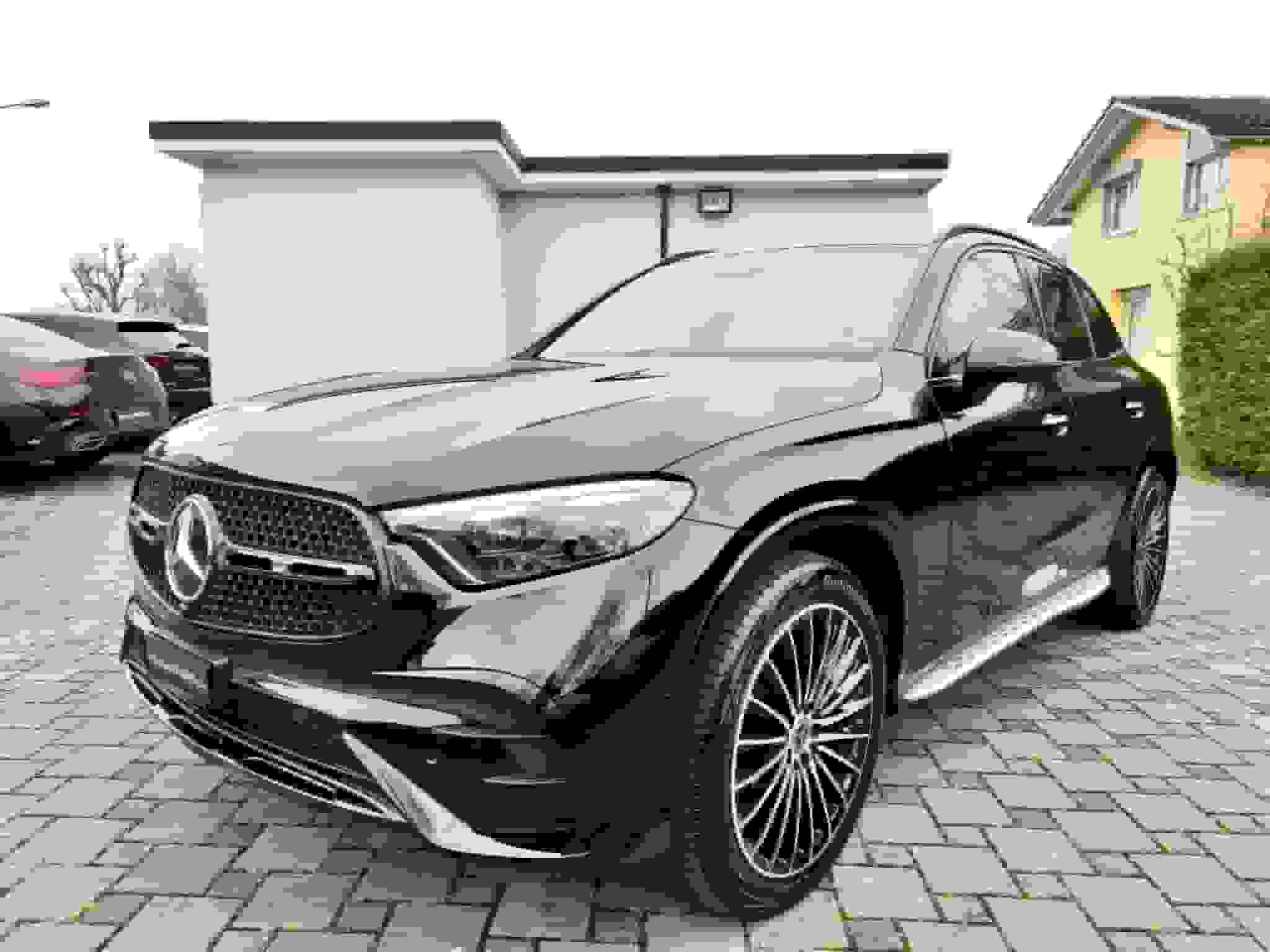 car-image-0