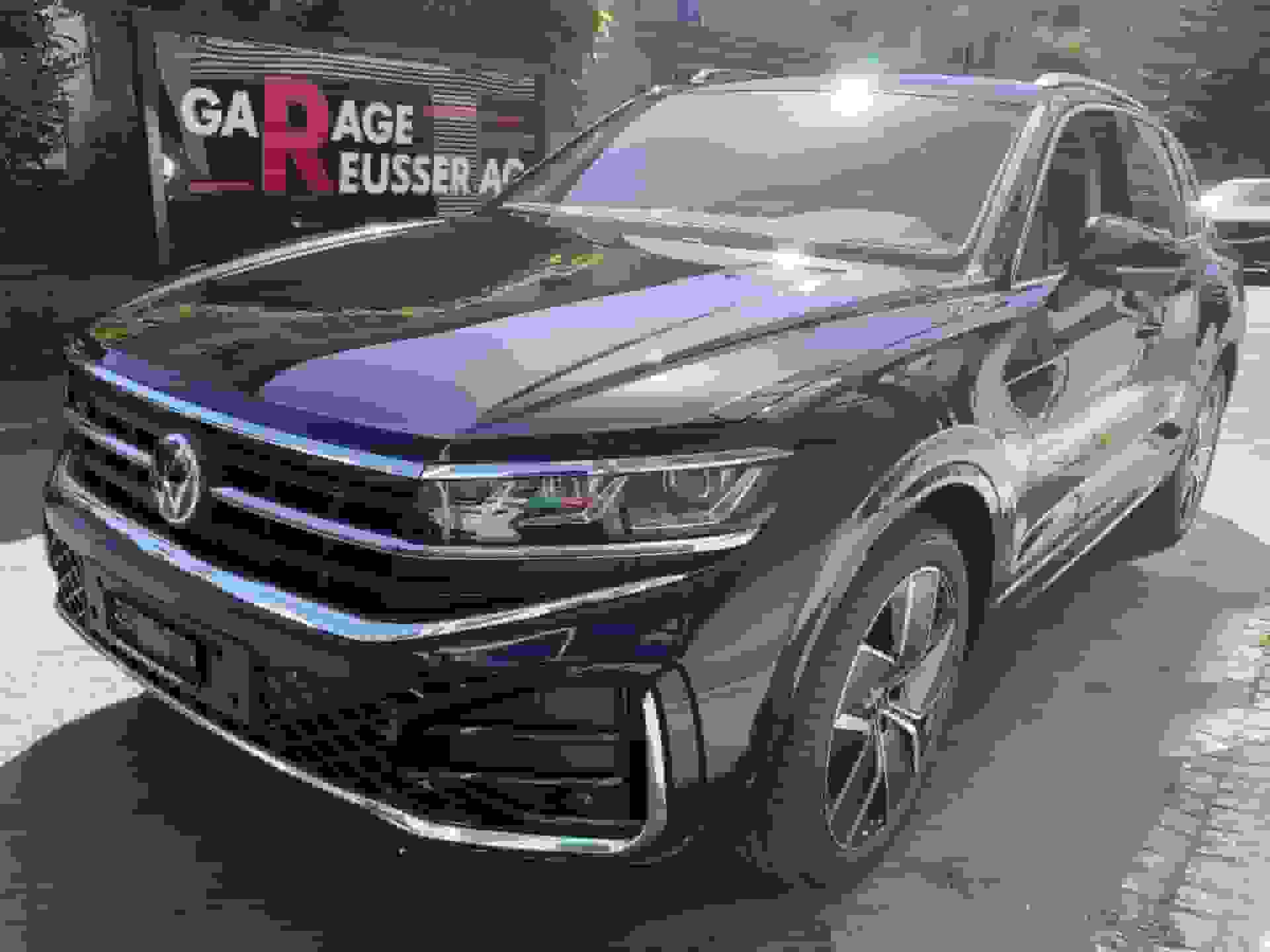 car-image-0