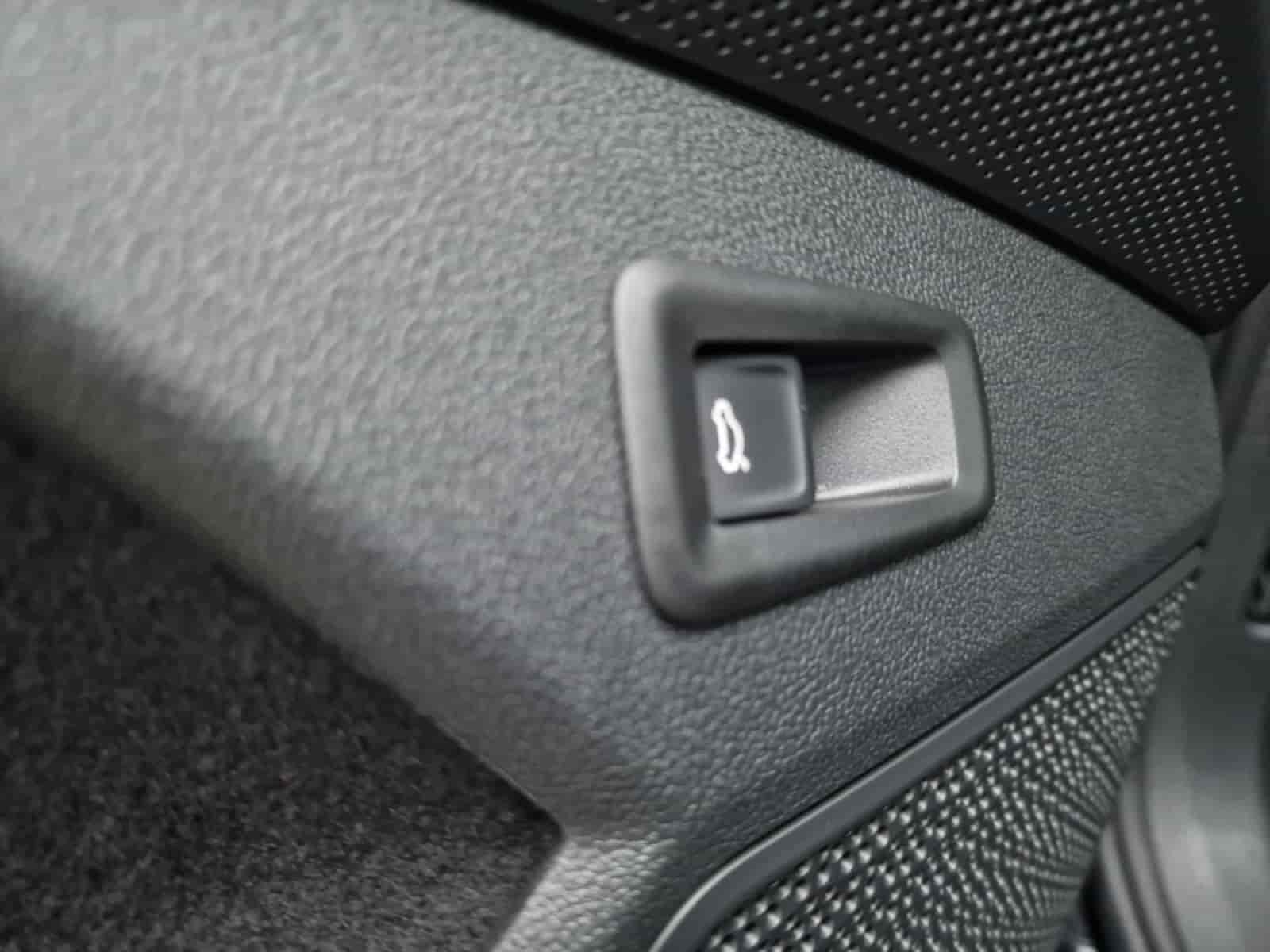 listing desktop thumbnail image 31