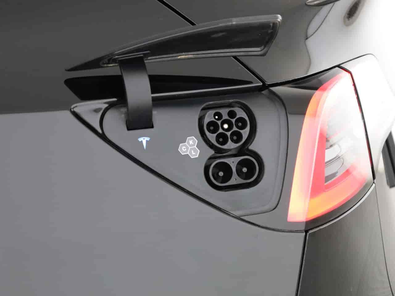 listing desktop thumbnail image 11