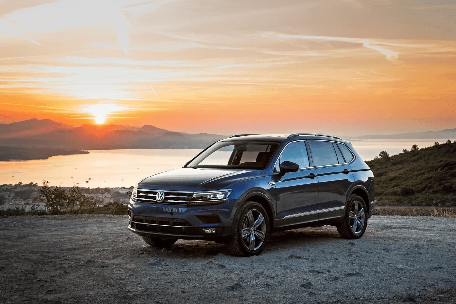 blog item card - Discover the VW SUVs: Taigo, T-Cross, T-Roc, Tiguan, ID.4, ID.5 and Touareg - engine options, consumption, space and leasing prices. Find the perfect vehicle at a monthly price!