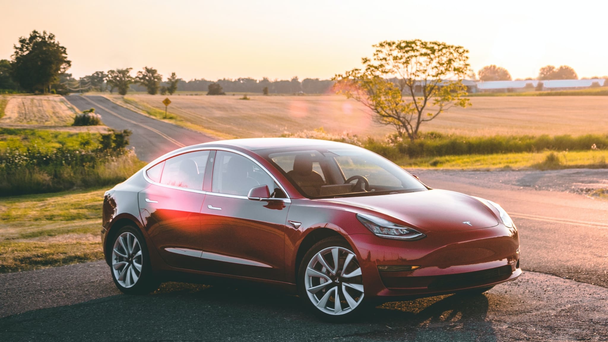 blog item card - In 2022 these are the 7 best cars for electric car leasing: ✓ Renault Zoé ✓ Hyundai Kona ✓ VW E-golf ✓ Audi E-Tron ✓ BMW i3 ✓ Jaguar I-Pace ✓ Tesla S