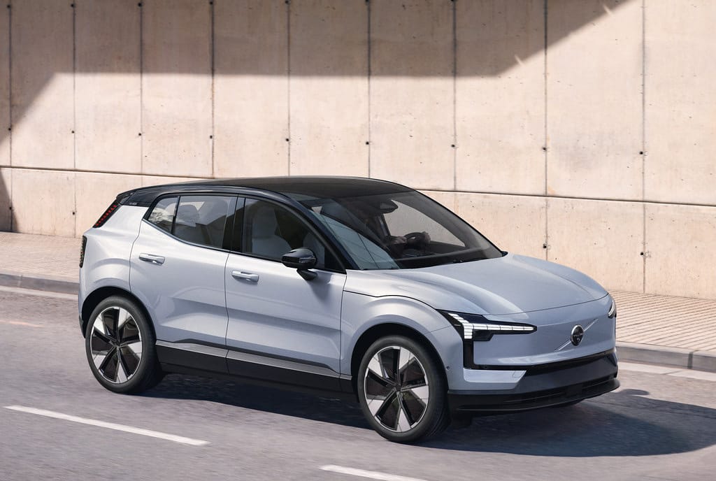 blog item card - Explore the top contenders for Car of the Year, including the winning Renault Scenic, BMW 5-Series, BYD Seal, and more. Compare engine options, range, and leasing deals to find your perfect car with Gowago.
