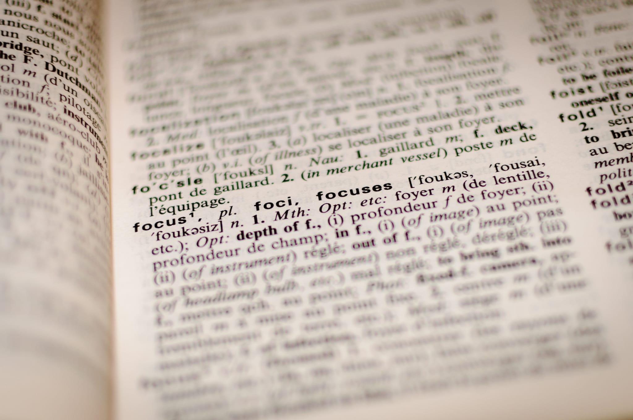blog item card - The Gowago Leasing Dictionary. A detailed overview of important terms used in leasing: Interest rate, residual value, credit check, all-inclusive, and many more.